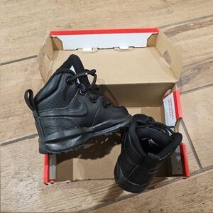 Nike Toddler Black Boots Size 5c Boyd